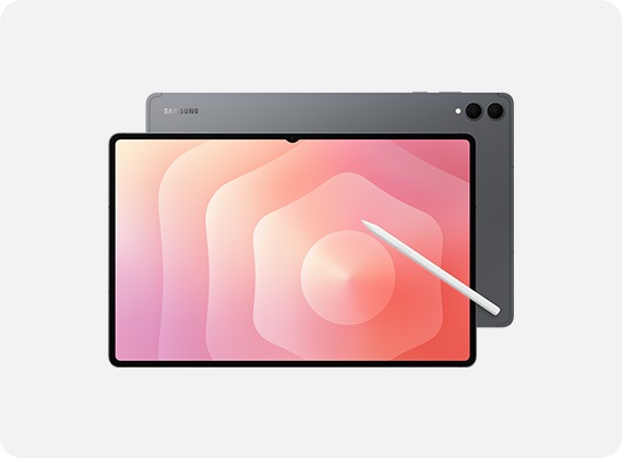 그레이 색상의 갤럭시 탭 S11 울트라 제품 두 대가 겹쳐있습니다. 한 대는 전면을, 한 대는 후면을 보이고 있습니다. S펜이 탭 화면을 터치하고 있습니다.