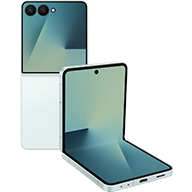 갤럭시 Z 플립7 두 대가 있습니다. 한 대는 완전히 펼친 상태로 후면을 보여주고 있고, 나머지 한 대는 플렉스모드 상태로 메인 디스플레이를 보여주고 있습니다.