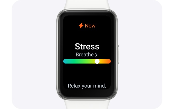 갤럭시 핏3에 스트레스 측정 기능이 실행 중입니다. 현재 스트레스 레벨이 나타납니다. '호흡' 버튼과 함께 '편안한 마음을 가지세요'라는 문구가 적혀있습니다.
