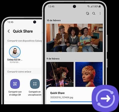 Dos teléfonos inteligentes Galaxy vistos desde la parte frontal. Uno tiene el panel Quick Share en la pantalla. El otro tiene la Galería en la pantalla, que muestra cómo se rellenan las fotos y los videos enviados mediante Quick Share.