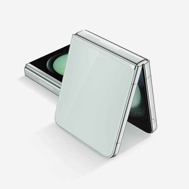 Samsung Galaxy Z Flip 5ホワイト Amazon.com: SAMSUNG Galaxy Z Flip 5 F7310 Foldable Design