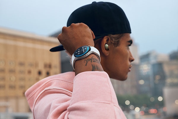 Galaxy Watch4 Classic Bluetooth (46mm) black | Samsung Levant