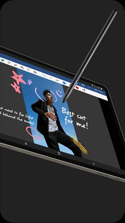 Front view of a Galaxy Tab S9 Serija device in Landscape mode with GoodNotes app onscreen and S Pen touching the device's screen.