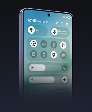 Un smartphone Galaxy affiche le panneau rapide à l’écran, montrant à quel point il est simple de contrôler les Galaxy Buds4 Pro.