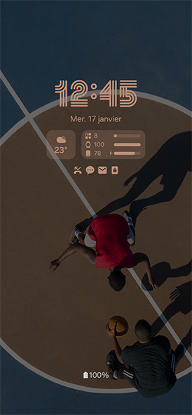 Un affichage Always On Display personnalisé avec les widgets météo et état de la batterie de l’appareil connecté.