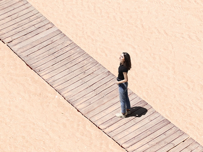 A scenic photo has been taken in 2 times zoom. Even when zoomed in, details remain clear and vivid.