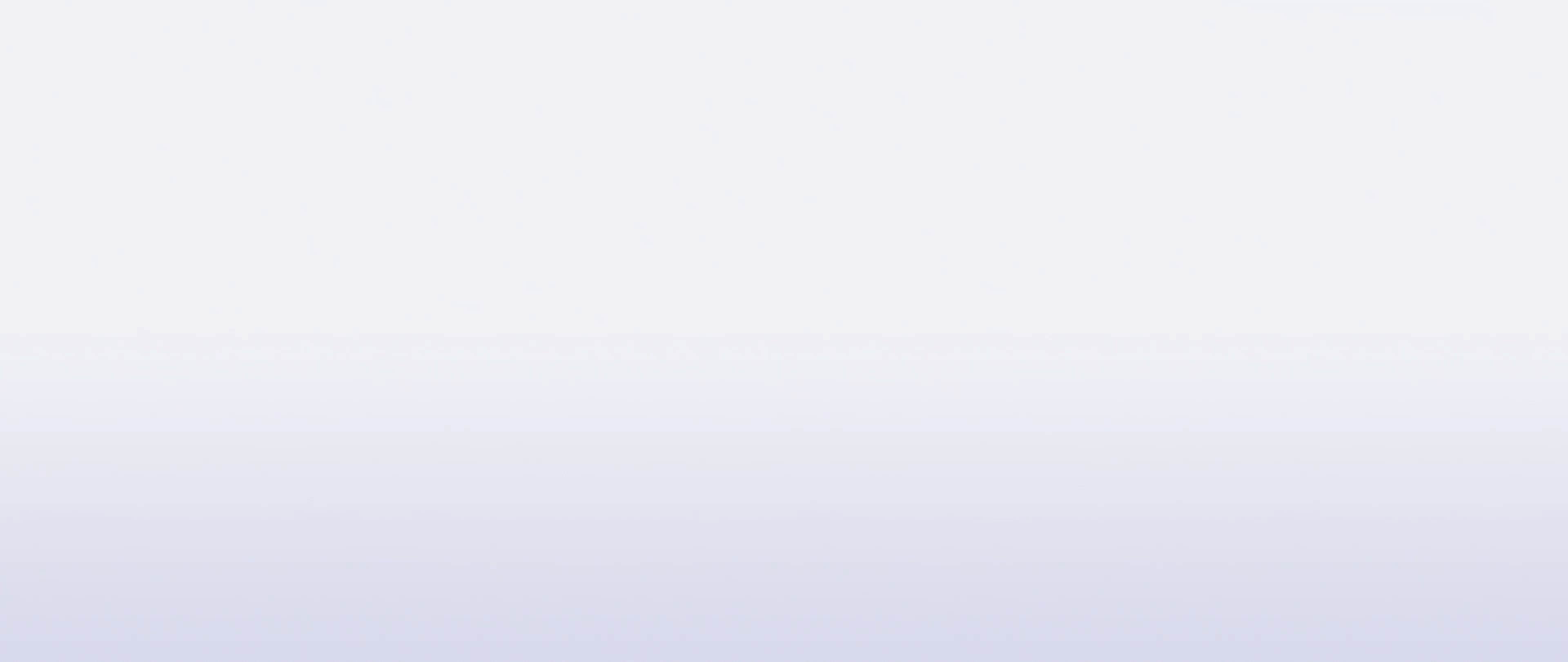 تظهر سماعات Galaxy Buds4 Pro باللون الأسود وتُفتح علبة الشحن لتكشف عن سماعات الأذن التي تظهر فوقها.