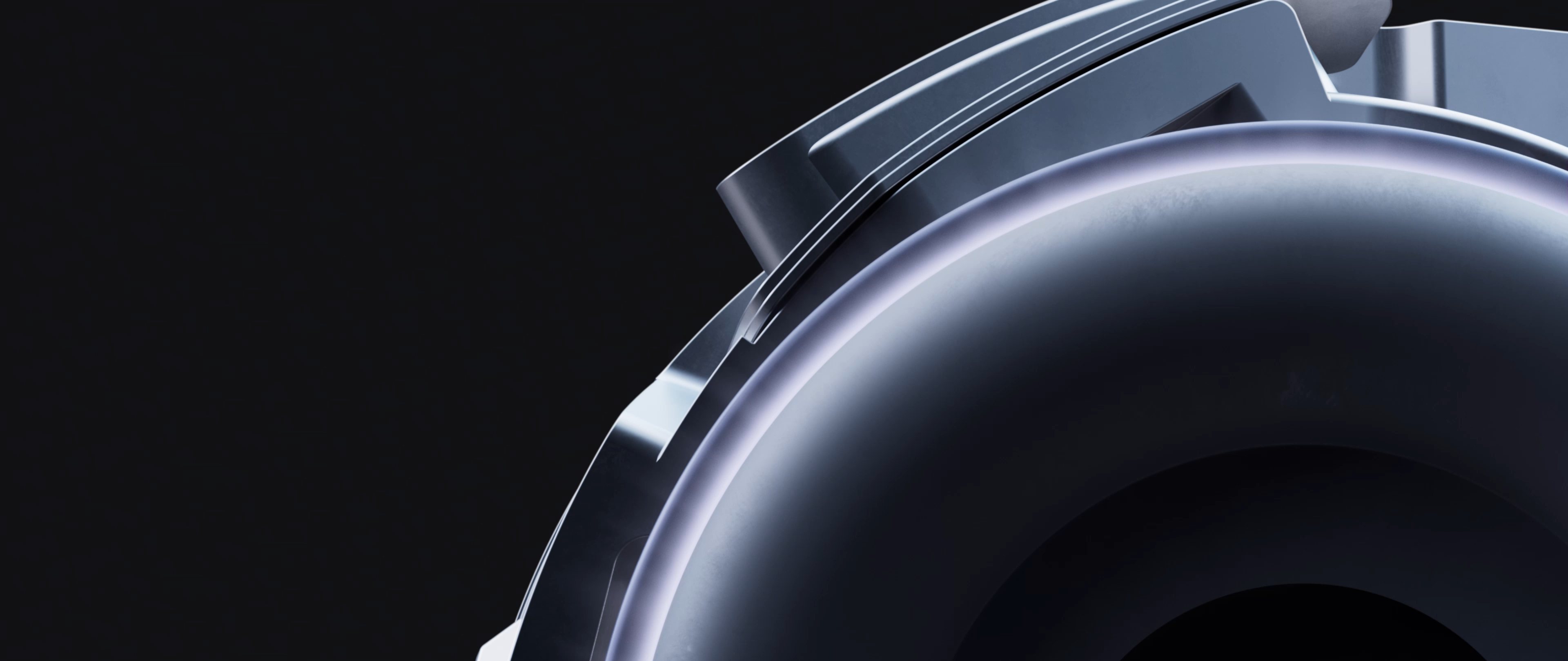 يظهر مكبر الصوت في سماعات Galaxy Buds4 Pro في لقطة مقربة، ويقل حجم الإطار أثناء دورانه. يظهر مكبر الصوت عالي التردد والأجزاء الأخرى بالتناوب. تدور سماعة الأذن المكتملة وتستقر بجوار سماعة الأذن اليسرى.