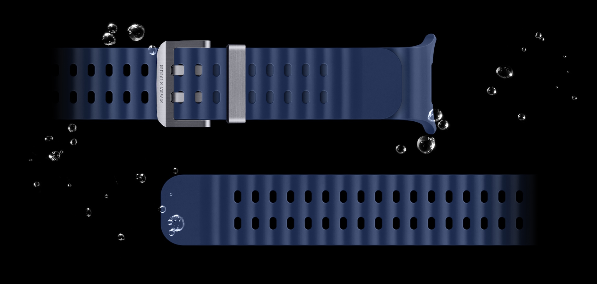Marine Band placed horizontally with bubbles nearby to indicate the easy water-draining characteristic of the watch band.