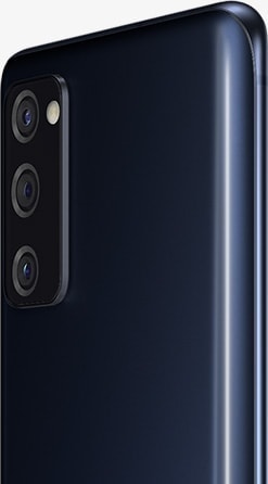 Galaxy S20 FE în culoarea Cloud Navy, văzut din spate