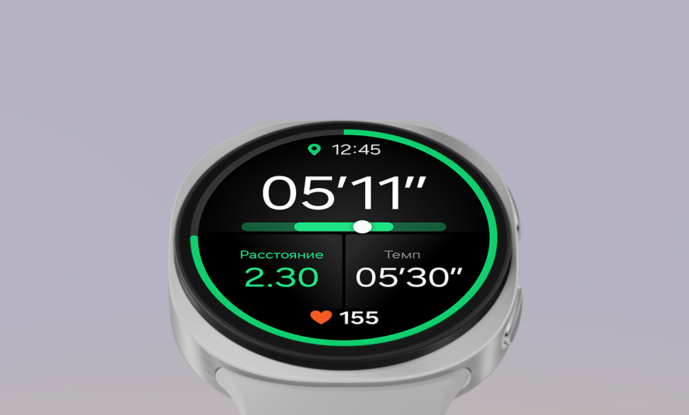 Свет скользит по яркому экрану часов Samsung Watch 8, но изображение остается четким и ясным.