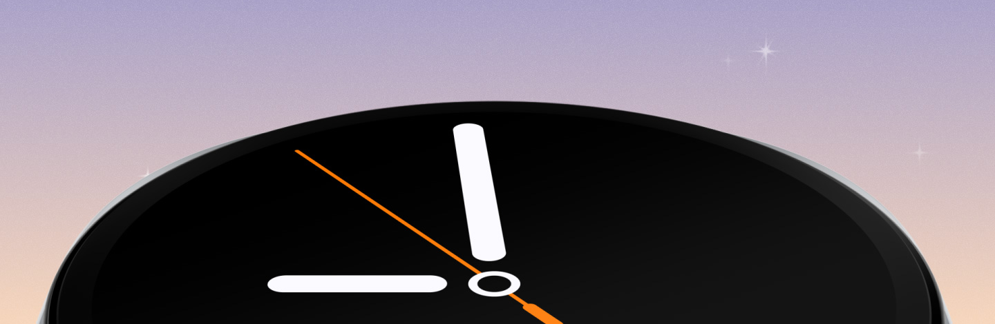 Обзор функций Самсунг Вотч 8. Умные часы для сна Galaxy Watch8 показаны спереди под наклоном, на циферблате показаны время и дата. Как только время доходит до девяти часов, на циферблате Galaxy Watch 8 отображается значок Samsung Health и рекомендации по режиму сна с сообщением 'Попробуйте лечь спать сегодня между 23:00 и 23:30'.