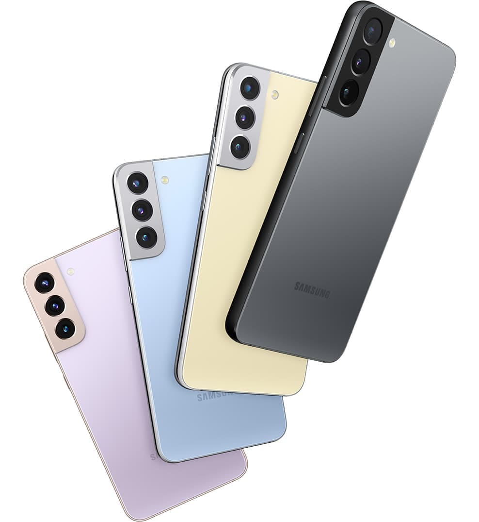 Четыре телефона Galaxy S22 plus, вид сзади, каждый в эксклюзивных онлайн-цветах: фиолетовый, голубой, бежевый и графитовый.