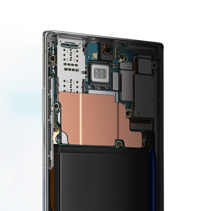 Galaxy Note10+ shown with the display separated from the body to reveal the hardware inside. The vapor chamber cooling system is highlighted with a blue and purple gradient