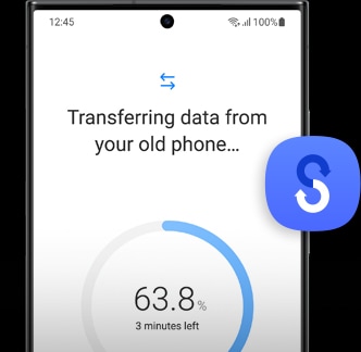 The display of a Galaxy S23 Ultra 5G shows the progress bar of a Smart Switch data transfer.