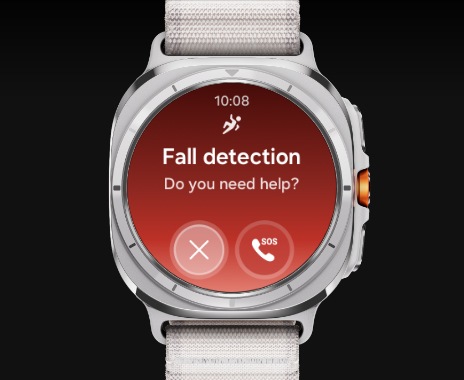 Bir Galaxy Watch Ultra, Düşme algılama metniyle birlikte Düşme algılama ekranını görüntülüyor, Yardıma ihtiyacınız var mı? Alt kısımda iki düğme var: İptal ve SOS araması.