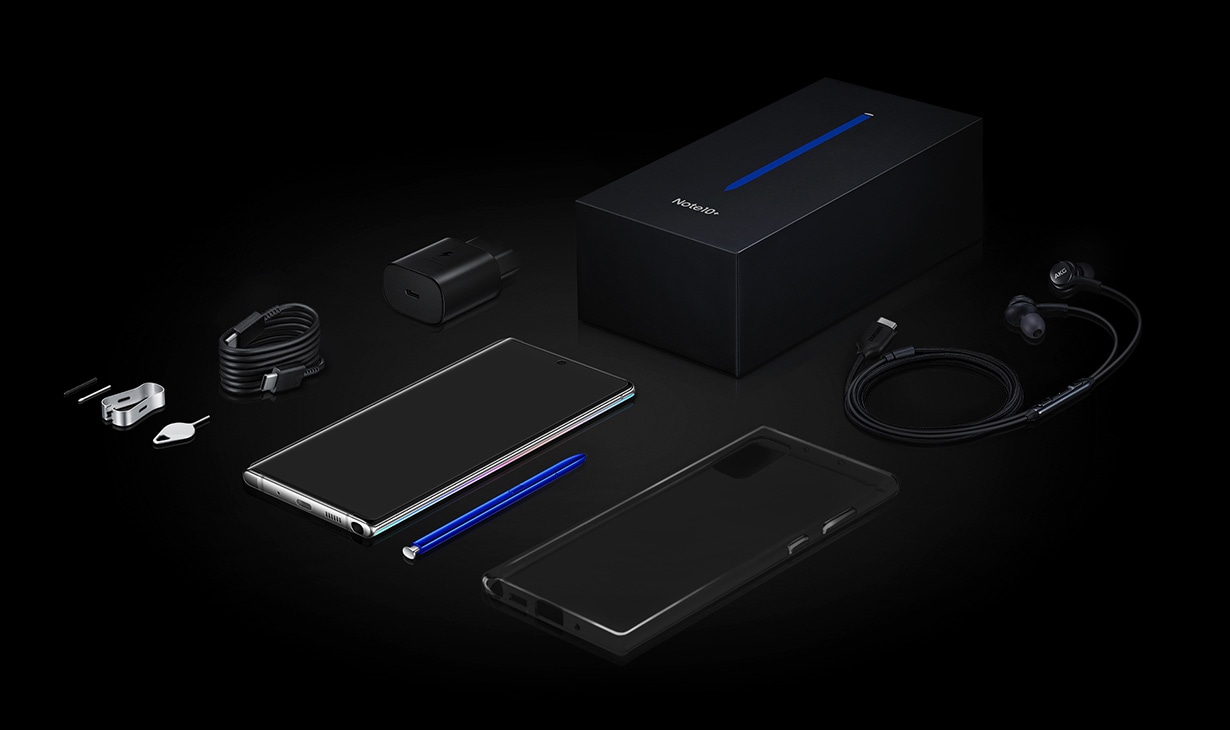 盒內平放Galaxy Note10 和 Note10+及S Pen和其他所有物件包括傳輸線、旅充、取卡針、AKG Type C耳機、筆尖、透明殼、保護膜