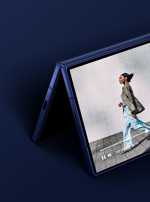 Unleash the Future: Samsung Galaxy Z Fold7's Astonishing 200MP Camera and Revolutionary AI Features Explored 9 Diagram showing AI optimizing battery performance on a smartphone