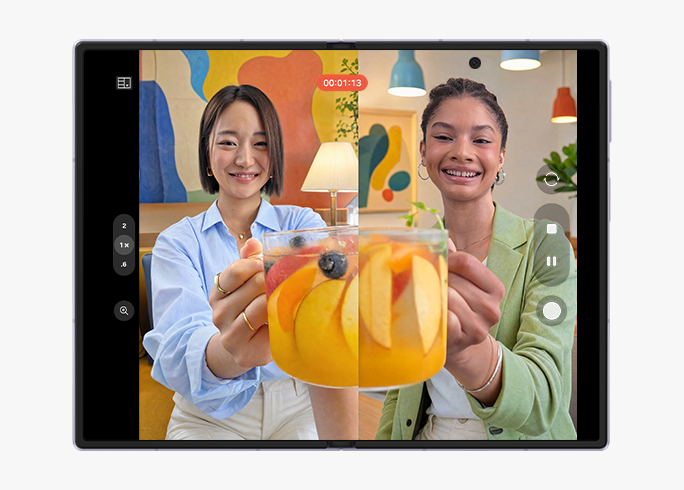 A Dual Recording video shows both the user and their subject doing matching poses in a vertical split view on the main screen of an unfolded Galaxy Z Fold8.