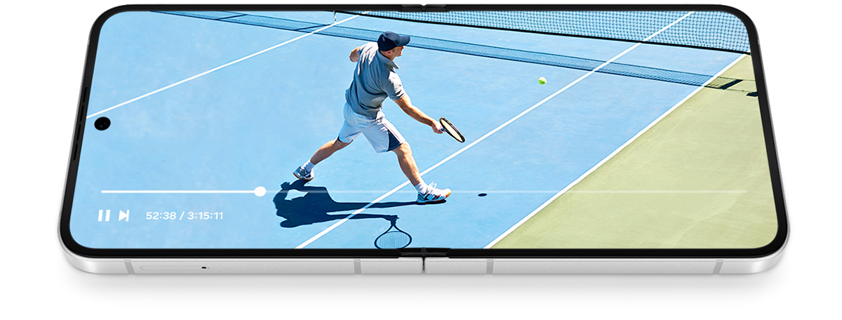 A video that is over 3 hours and 15 minutes is being watched on the main screen of Galaxy Z Flip7 FE thanks to the long battery life.
